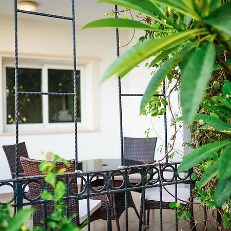 Sunny And Family Friendly Apartment At The Pool Agios Georgios (Girne)