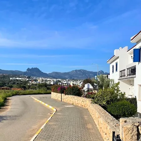 아파트 Sunny And Family Friendly Apartment At The Pool Agios Georgios (Girne)