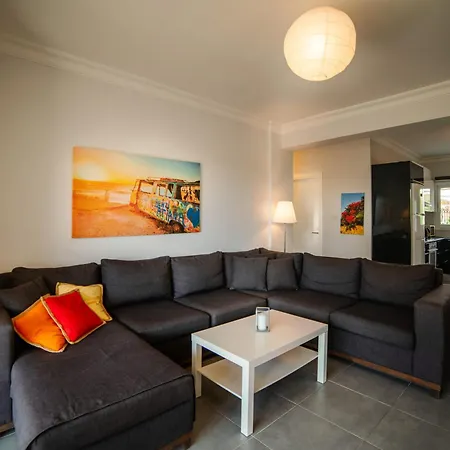 Sunny And Family Friendly Apartment At The Pool *