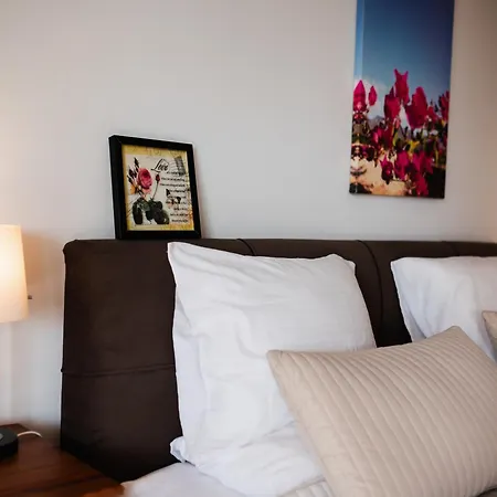 아파트 Sunny And Family Friendly Apartment At The Pool *