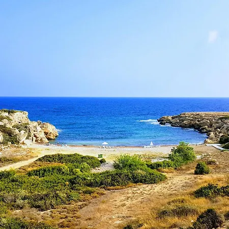 Sunny And Family Friendly Apartment At The Pool 아파트 Agios Georgios (Girne)