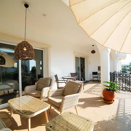Sunny And Family Friendly Apartment At The Pool * Agios Georgios (Girne)