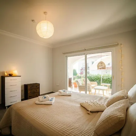 Διαμέρισμα Sunny And Family Friendly Apartment At The Pool